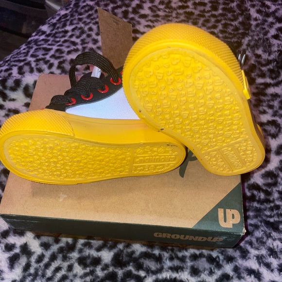 SIZE 5 DISNEY MICKEY SHOES NEVER WORN - Picture 4 of 4